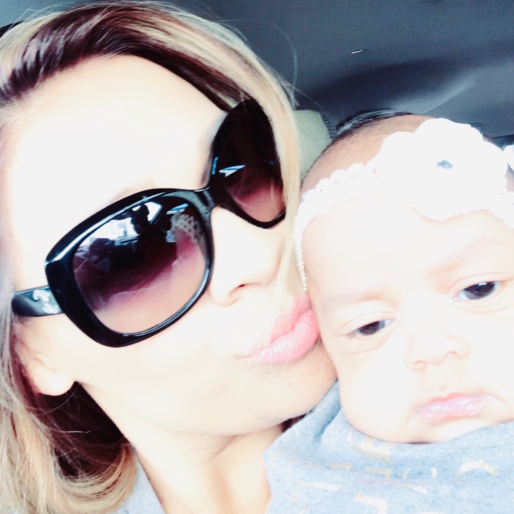 Meet your Posher, Mia r